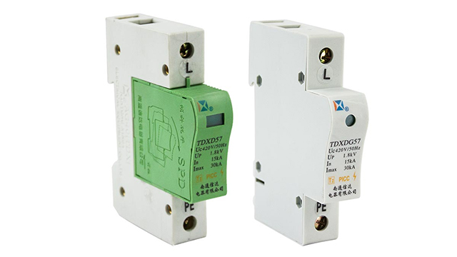 信達浪涌保護器