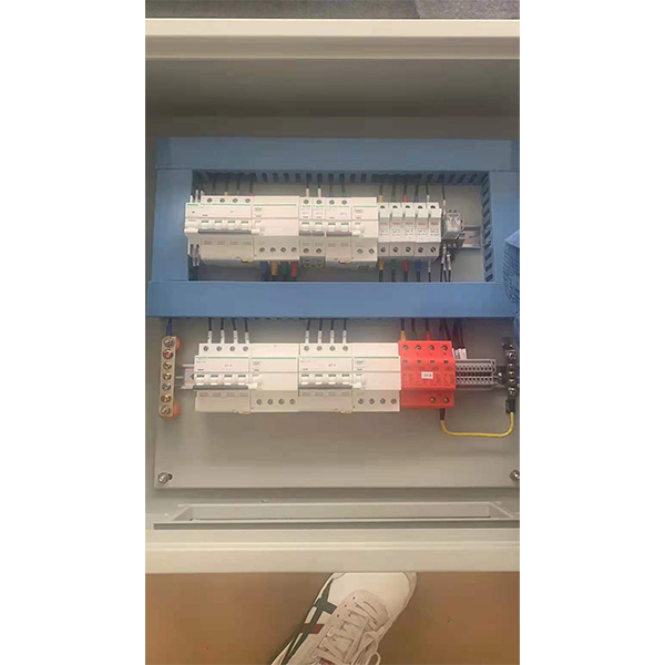 二級浪涌保護 器